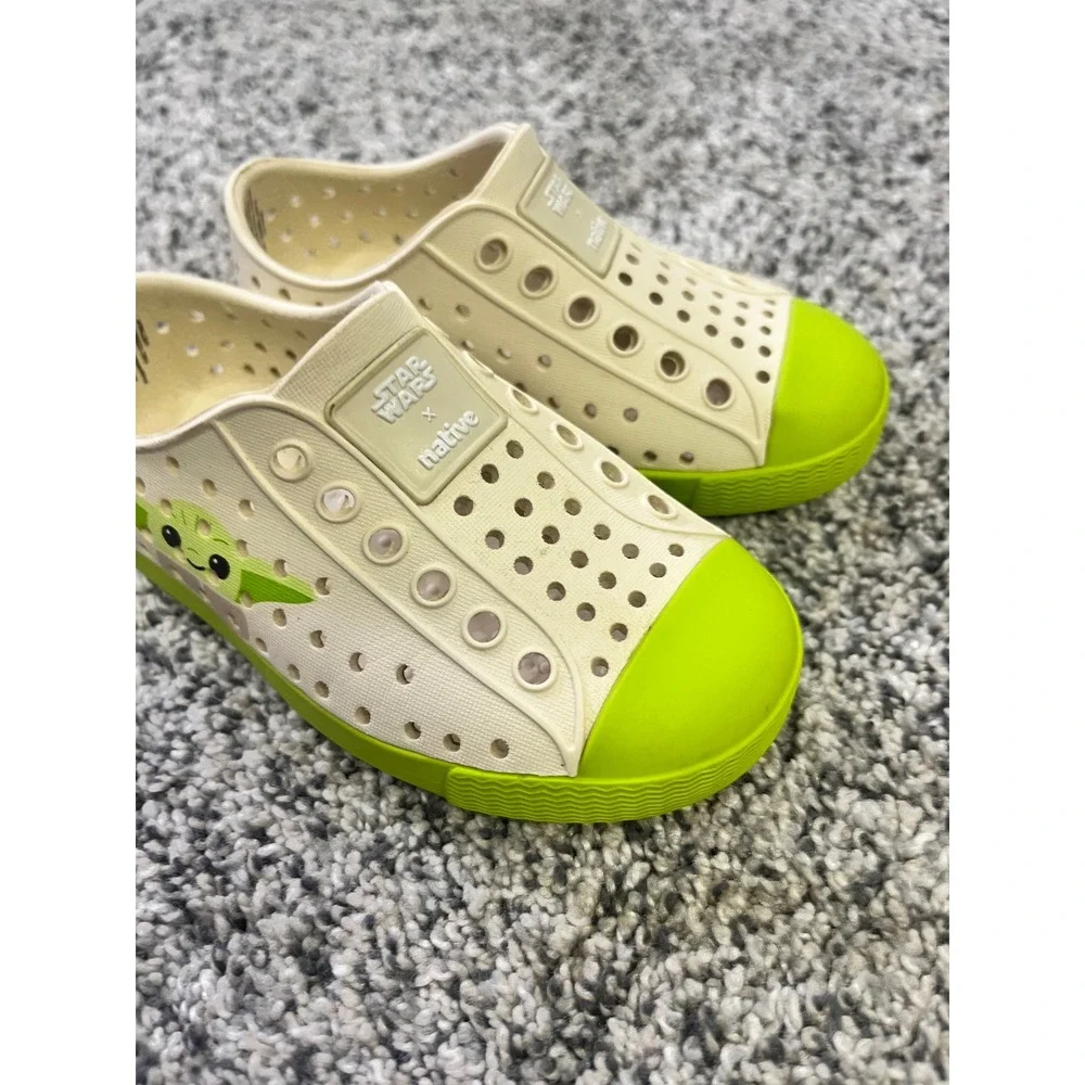Native Shoes Star Wars Jefferson Grogu Baby Yoda Kids C6 Bone White Lime Green